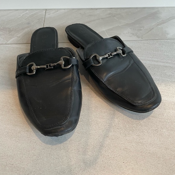 Black slides / flats - Picture 2 of 3